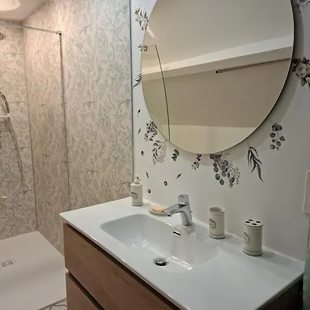 Les Oiseaux De Passage - D Hotes, Paisible 3*